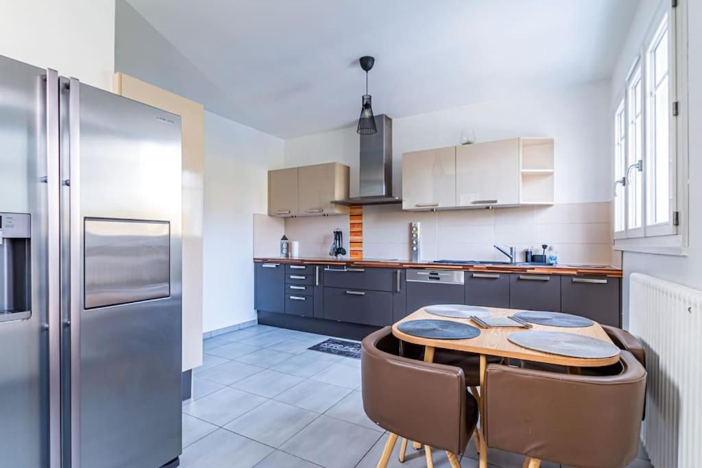 Charmante Maison Au Calme Yerres Exterior photo